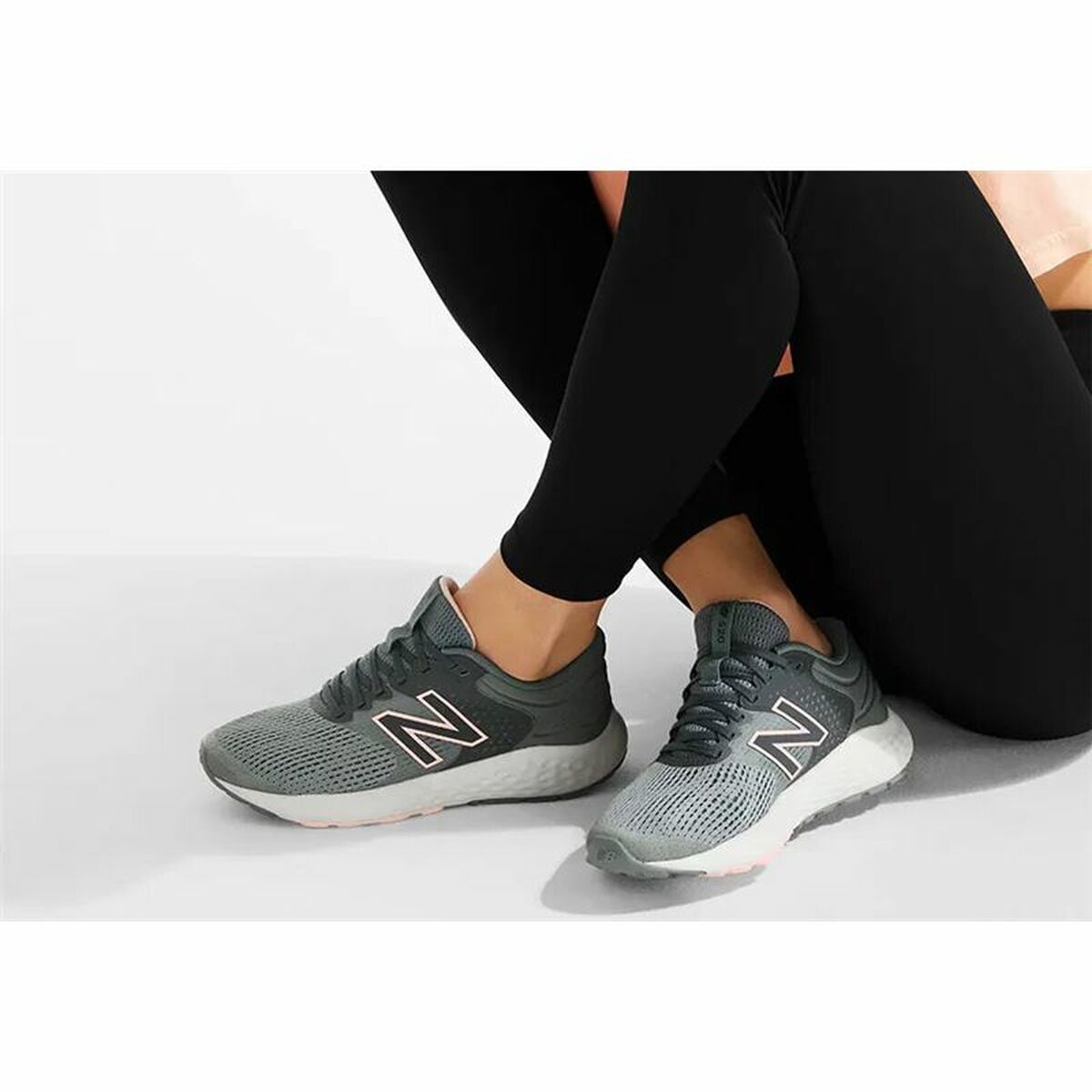 Trainers New Balance 520v7 Light grey